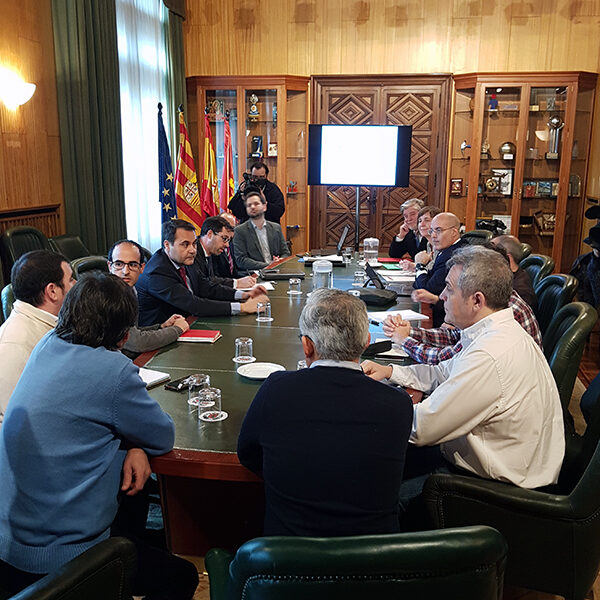 Zaragoza constituye la Mesa por la Movilidad Eléctrica