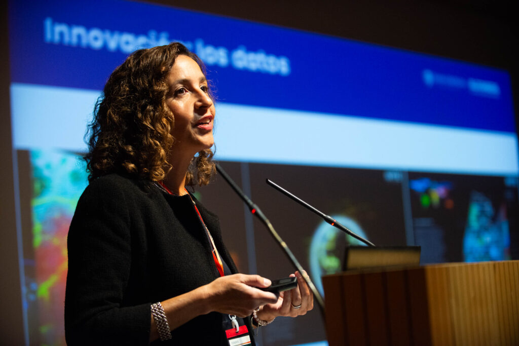 Francisca Rojas, de la Universidad Johns Hopkins, en el Congreso de Cideu de Zaragoza