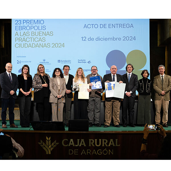 Ganadores del 23 Premio Ebrópolis y la mesa presidencial