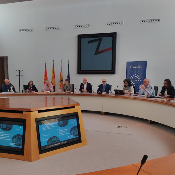 Inauguración del XXVIII Encuentro de Planes Estratégicos Urbanos y Territoriales, en el salón de plenos del Edificio Seminario del Ayuntamiento de Zaragoza
