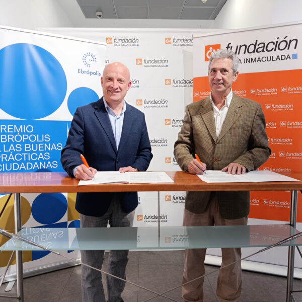 Firma del convenio Ebrópolis y Fundación CAI
