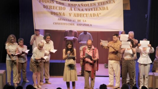 Escena de CASA, de Lucía Miranda. Caídos del Zielo, junio 2023. Teatro del Mercado de Zaragoza