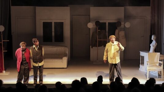 Escena de la obra María Luisa y Luis María de Juan Mayorga. Caídos del Zielo, junio 2024. Teatro del Mercado de Zaragoza.